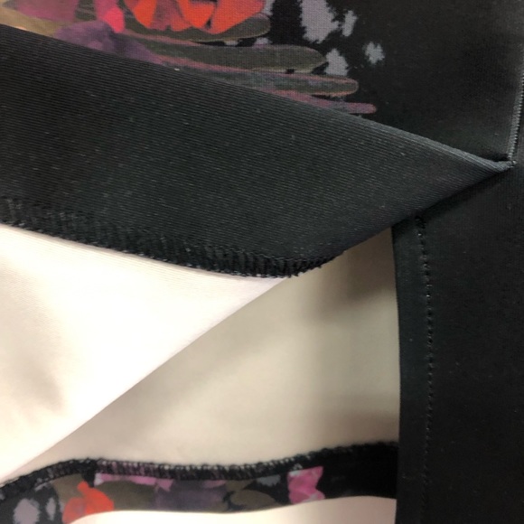 GUESS LOS ANGELES FLORAL PRINT-KNEE LENGH HIGH WAIST SKIRT - Picture 3 of 7